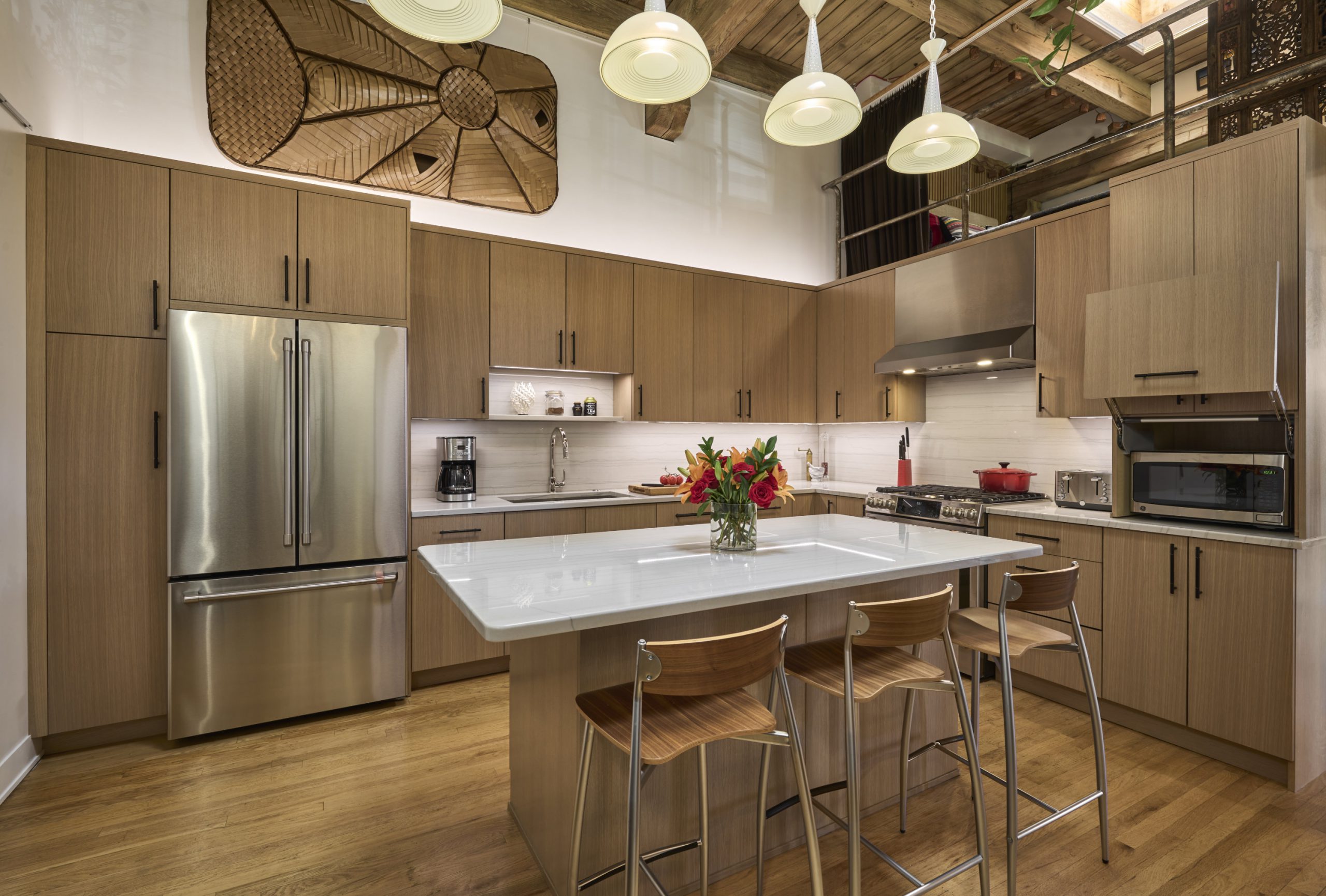 STONELUX kitchen featuring a carefully selected stone surface